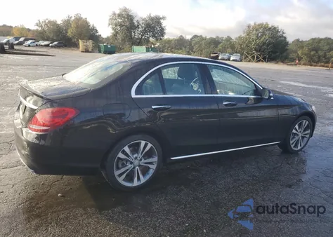 2016 Mercedes-Benz C 300 z USA, uszkodzony, nr VIN WDDWF4JBXGR179059